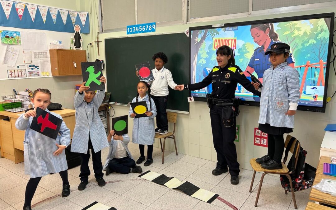 La Guàrdia Urbana visita el nostre col·legi